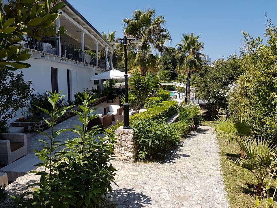 Albergo Villa Vittoria Rodi Garganico Exterior photo